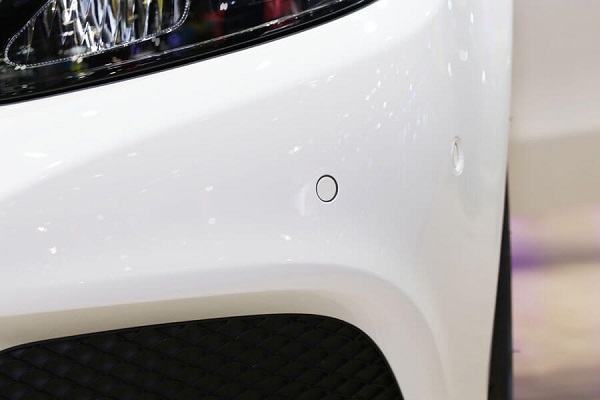 Đo độ dày sơn trên cản nhựa ô tô tích hợp ADAS bằng máy PosiTector 200