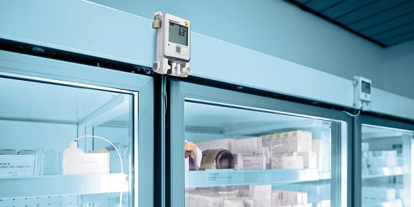 Hệ thống giám sát dữ liệu đo lường testo Saveris được phát triển để đáp ứng những thách thức của việc theo dõi nhiệt độ trong tủ lạnh y tế 