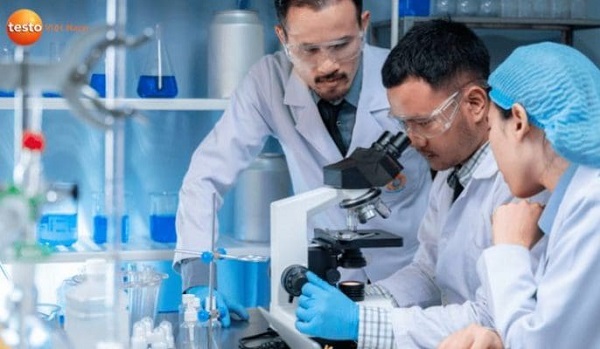 Trong phòng sạch và phòng thí nghiệm