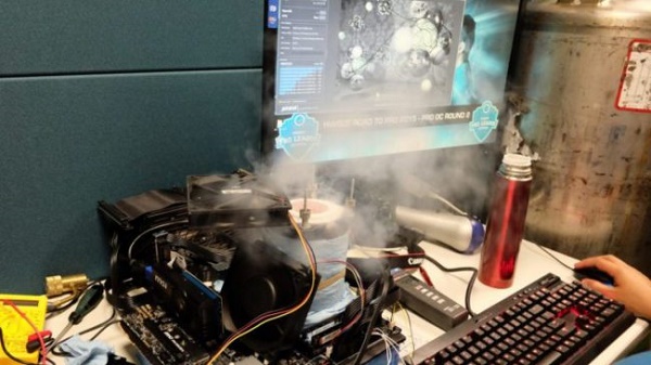Nhiệt độ CPU quá cao là nguyên nhân khiến máy tính hoạt động không ổn định.