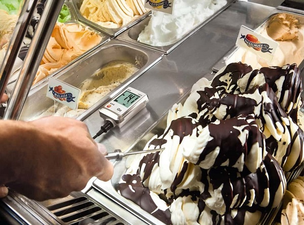 Kiểm tra vượt ngưỡng bằng biểu đồ và bảng dữ liệu