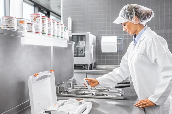 Với kho thực phẩm, mục tiêu là theo dõi đúng điều kiện bảo quản của hàng hóa