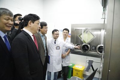 I-131 và máy đo phóng xạ: Đồng hành cùng điều trị ung thư tuyến giáp