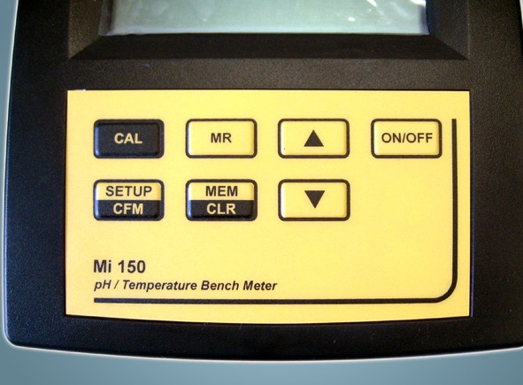 Máy đo pH, nhiệt độ để bàn Milwaukee Mi150, (-2.00-16.00pH)